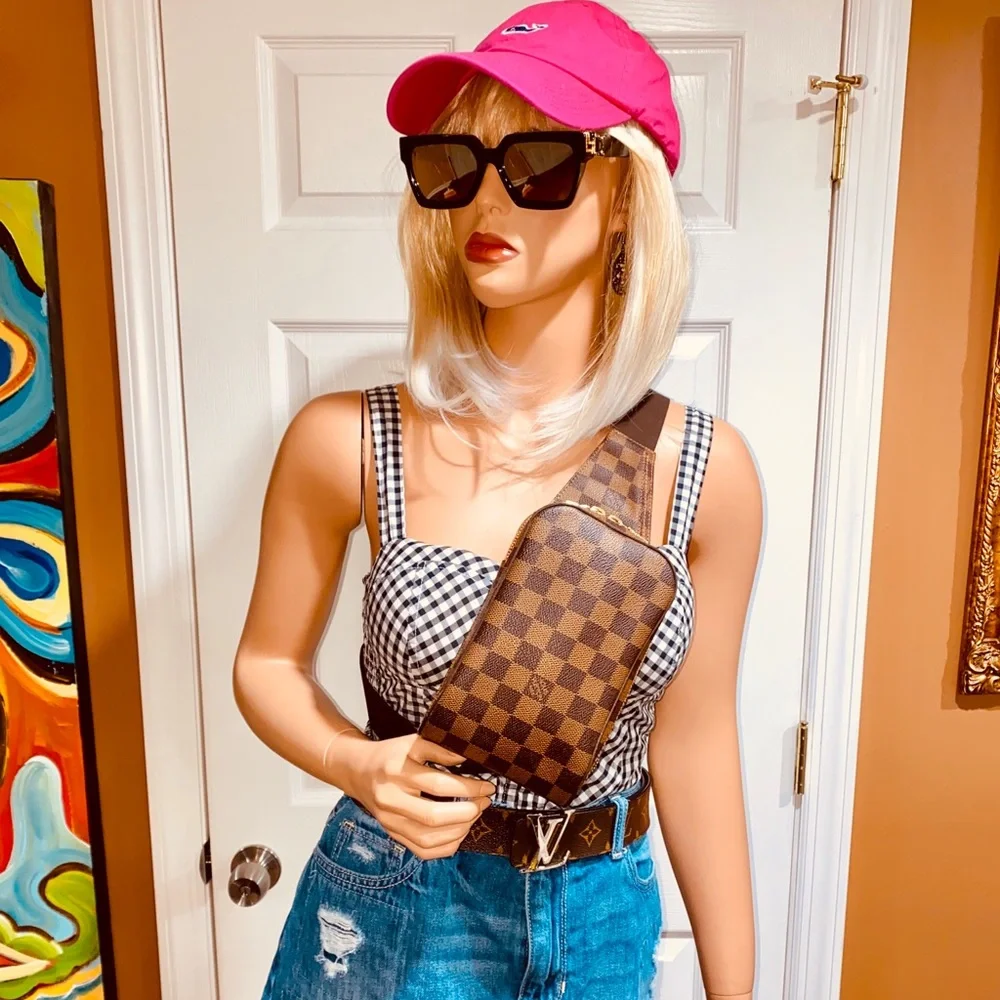 🧸🧸🧸 Authentic Louis Vuitton Geronimo Bodybag